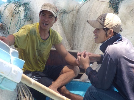 Các ngư dân khẳng định vươn khơi để giữ vững chủ quyền biển đảo.