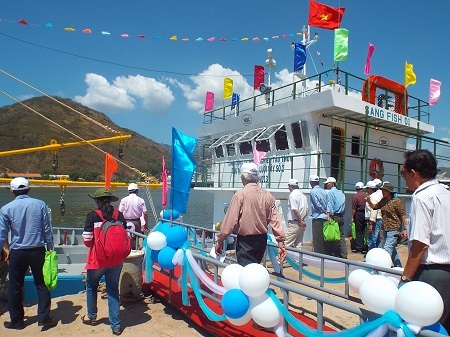 Sau buổi lễ bàn giao tàu