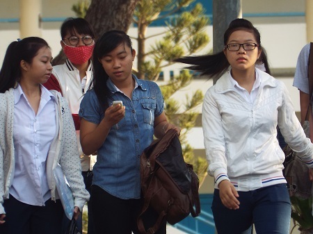 Thời tiết mát mẻ, thí sinh thoải mái trong buổi thi cuối