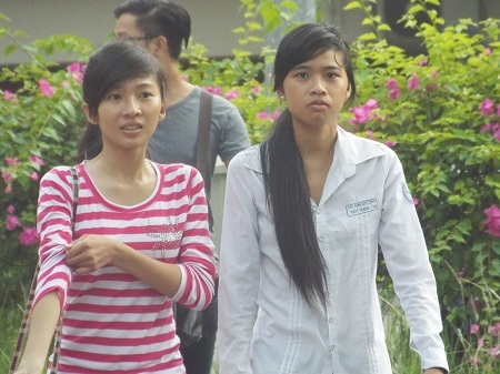 Thí sinh dự thi vào ĐH Nha Trang đã đến trường thi từ rất sớm, sáng 9/7.(Ảnh: Viết Hảo)