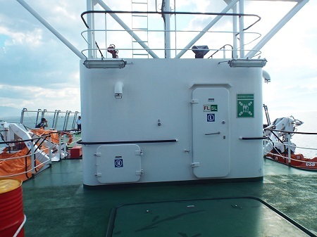 Xuồng cứu sinh trên tàu CSB 8001.