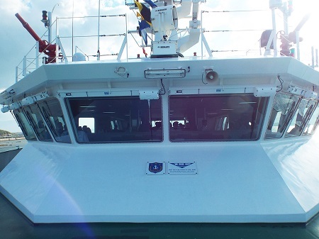 Bên ngoài cabin của tàu CSB 8001.