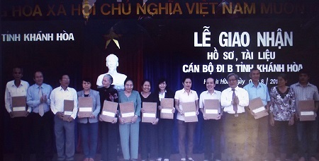 Khánh Hòa: Bàn giao 103 bộ hồ sơ, tài liệu cho cán bộ đi B