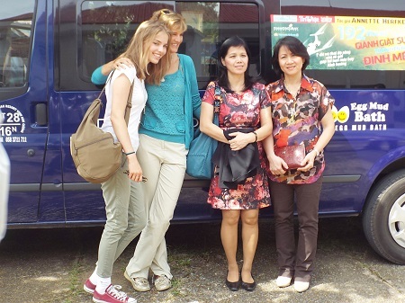 Nạn nhân vụ máy bay rơi trở lại Việt Nam: Những cuộc hội ngộ “đặc biệt”