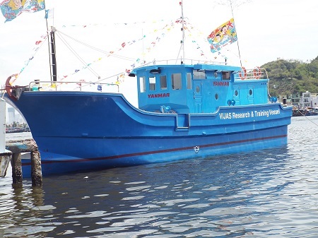 Tàu câu cá ngừ đại dương vỏ composite 