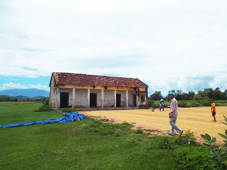 Căn nhà kho phơi lúa - nơi 12 người dân Tân Hiệp bị sét đánh