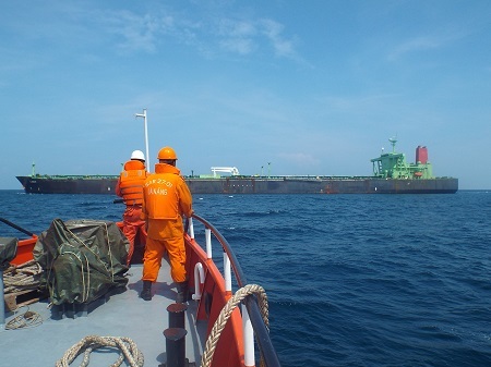 Cứu thuyền viên người Bulgarian bị nạn trên biển