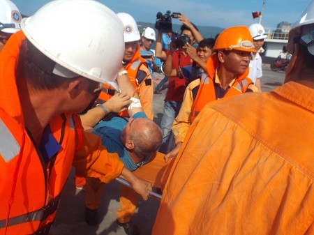 Ông Georgi Angelo được đưa vào Nha Trang lúc 14h55 ngày 5/10 để cấp cứu.