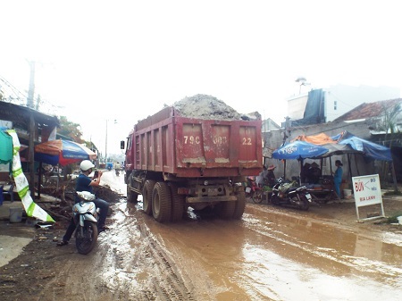 Nhận được phản ánh từ người dân, PV