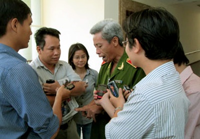 Để cướp chặt tay dân, chúng tôi rất ray rứt