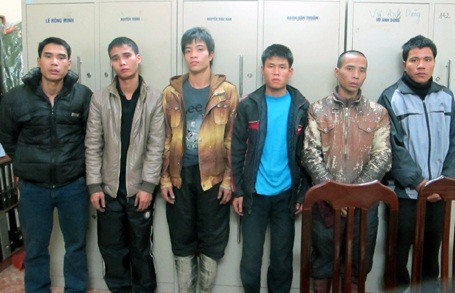 Hà Nội: Rao vặt trái phép, 6 thanh niên bị phạt lao động công ích - 1 6 đối tượng bị tạm giữ.