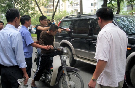 Viện KSND kháng nghị bản án “lạ” của TAND TP Hà Nội - 1 Cơ quan điều tra tiến hành thực nghiệm hiện trường.