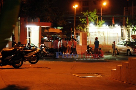 Đâm chết người yêu trước cửa phòng cấp cứu - 2 Người nhà nạn nhân vẫn chưa hết bàng hoàng về cái chết của chị Trần Thùy Vy.