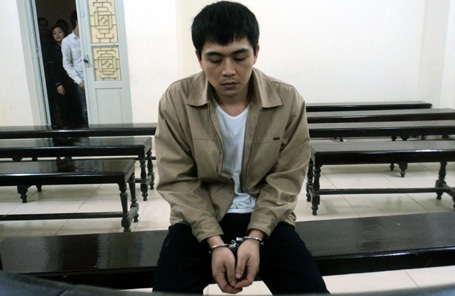 Hà Nội: Bị đánh khi đi đòi nợ, dùng kéo đâm chết người - 1 Bị cáo Nguyễn Quang Huy.