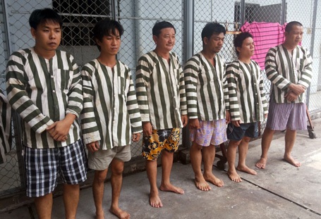 Các đối tượng bị tạm giữ.