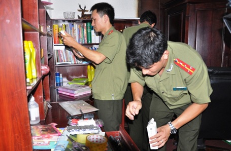 Một số hình ảnh buổi khám xét.