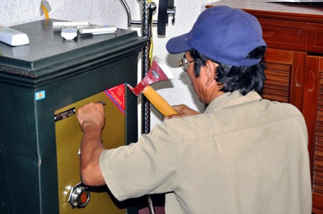 Một số hình ảnh buổi khám xét.