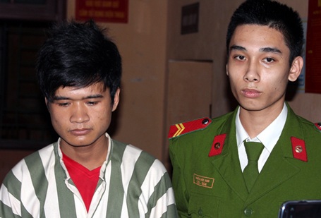 Hà Nội: Tử hình kẻ đột nhập nhà trọ, giết người yêu giữa đêm - 2 Vũ Văn Thành khi bị công an bắt giữ.