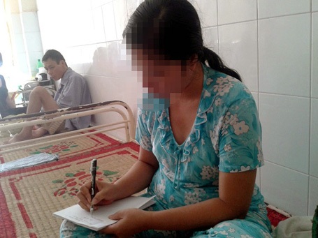 Sư Thích Long Tịnh "bấm huyệt" khiến nữ bệnh nhân sưng tấy vùng kín - 1 Sư Thích Long Tịnh bấm huyệt khiến nữ bệnh nhân sưng tấy vùng kín