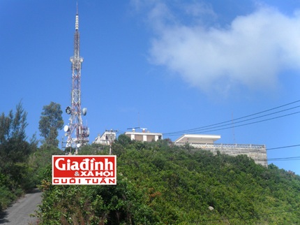 Đỉnh núi “trời đánh”.