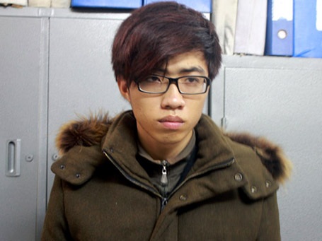 Bùi Ngọc Quân khi đến cơ quan công an đầu thú.