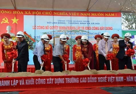 Khởi công Trường Cao đẳng nghề Việt Nam - Hàn Quốc - 2 Đại biểu tham gia lễ khởi công.