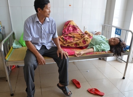 Huyện “bội tín”, chủ đất hợp pháp bị vạ lây - 3 Bà Tường nằm viện vì mâu thuẫn mà UBND huyện Sơn Tịnh hứa suông.