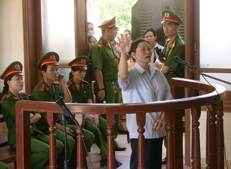 Bị can Loan dần lấy lý do bị bệnh để hoãn phiên tòa phúc thẩm trước đó.