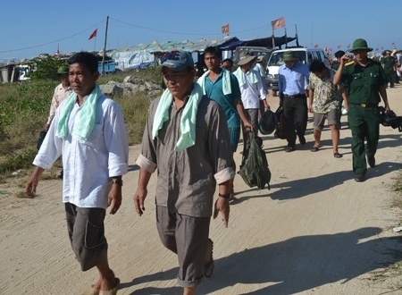 Các thuyền viên tàu ĐNa 90152-TS