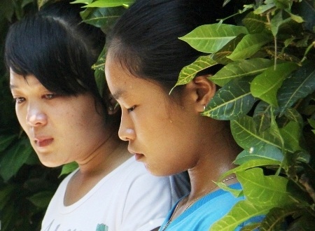 Học sinh Trường THPT Lý Sơn khóc òa bên lễ tang người thầy kính yêu.