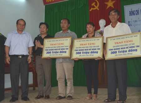 Các ngư dân đăng ký đóng tàu vỏ thép cũng được hỗ trợ mỗi trường hợp 300 triệu đồng.