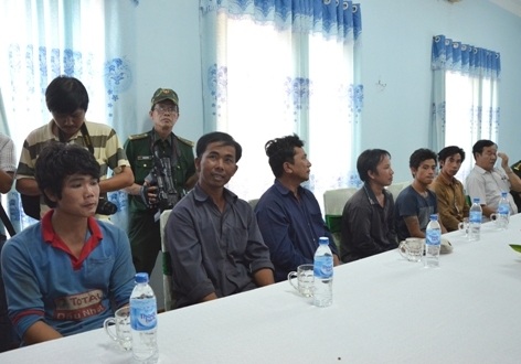 6 ngư dân vẫn còn bàng hoàng sau chuỗi ngày bị Trung Quốc bắt giữ.