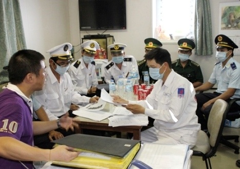 Cách ly một chuyên gia dầu khí từ tâm dịch Ebola - 1 Cách ly một chuyên gia dầu khí từ tâm dịch Ebola