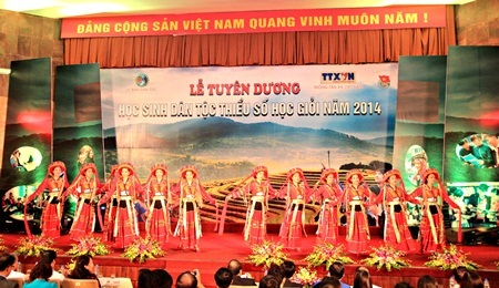 Các tiết mục văn nghệ.