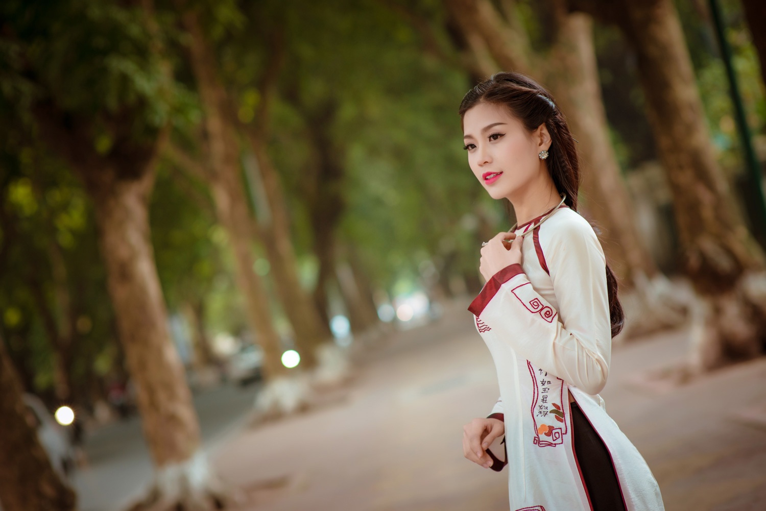 Diễm Trang dịu dàng trong tà áo dài họa tiết tranh Đông Hồ - 3 Phương Nhung