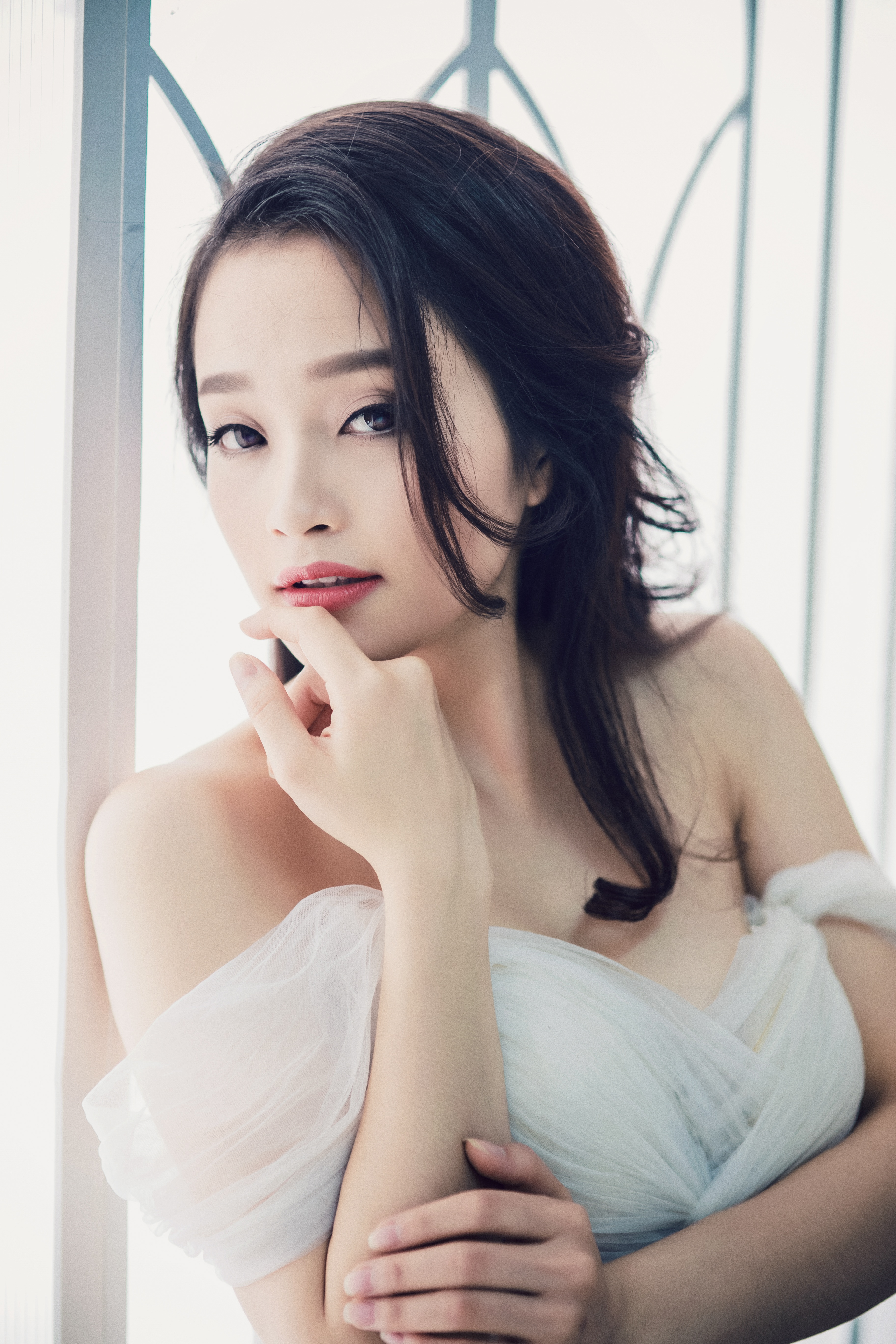 Cô gái 9X xinh đẹp trong bộ ảnh “cô dâu một mình” - 3 Phương Nhung