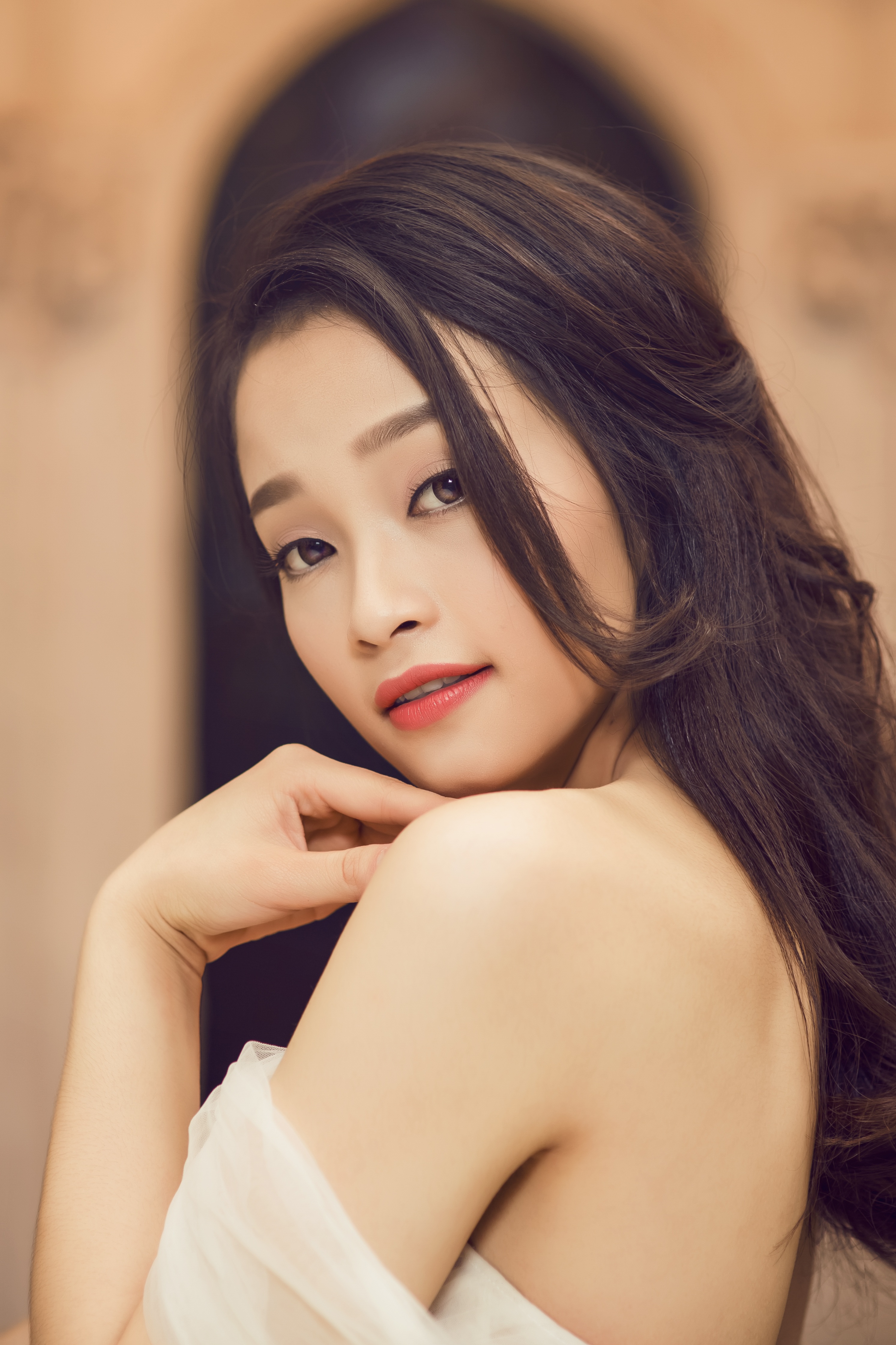 Cô gái 9X xinh đẹp trong bộ ảnh “cô dâu một mình” - 4 Phương Nhung