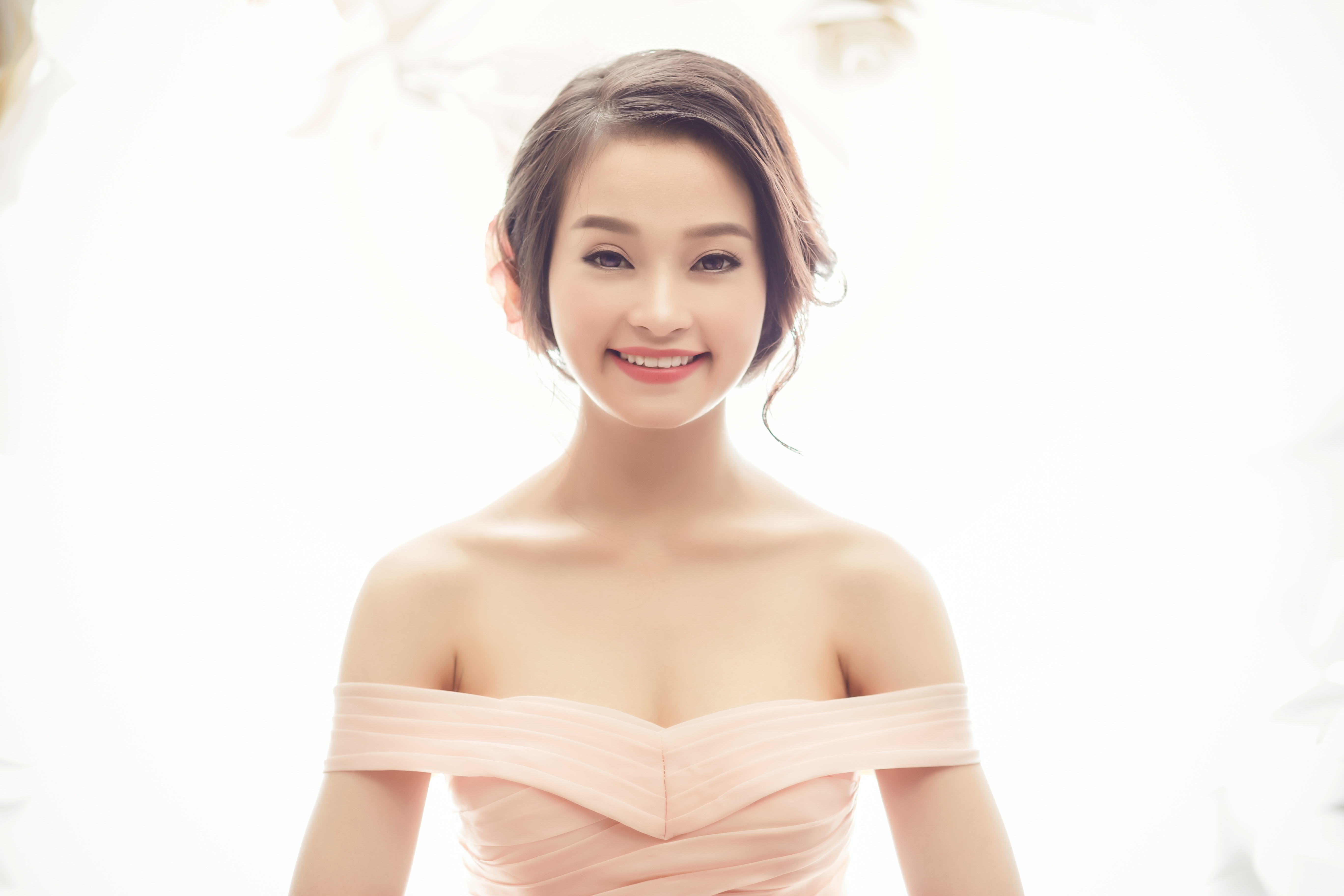 Cô gái 9X xinh đẹp trong bộ ảnh “cô dâu một mình” - 5 Phương Nhung