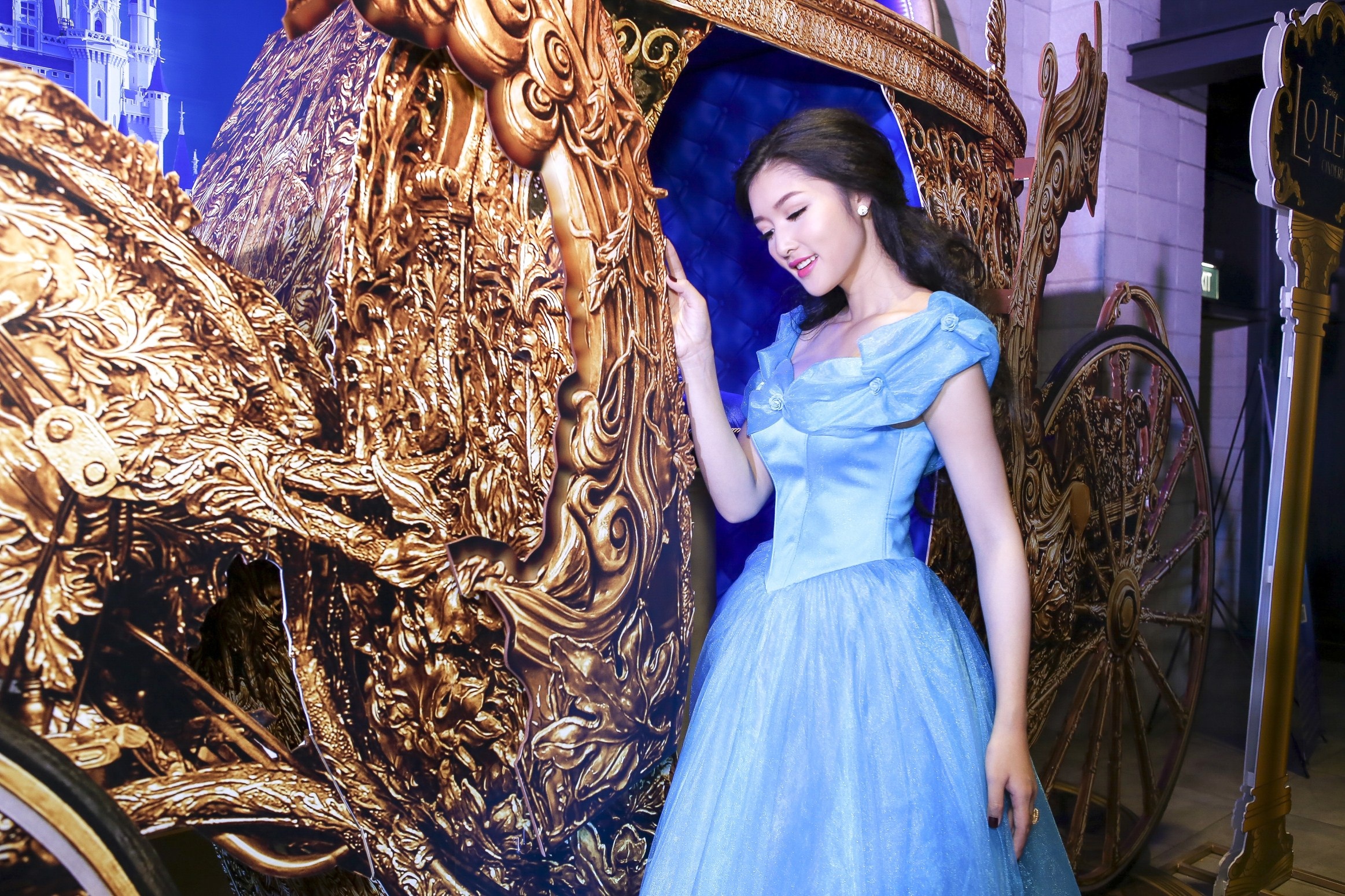 Triệu Thị Hà tái xuất trong Lễ trao giải Cánh Diều vàng - 2 Tại lễ ra mắt phim Cinderella, Triệu
Thị Hà