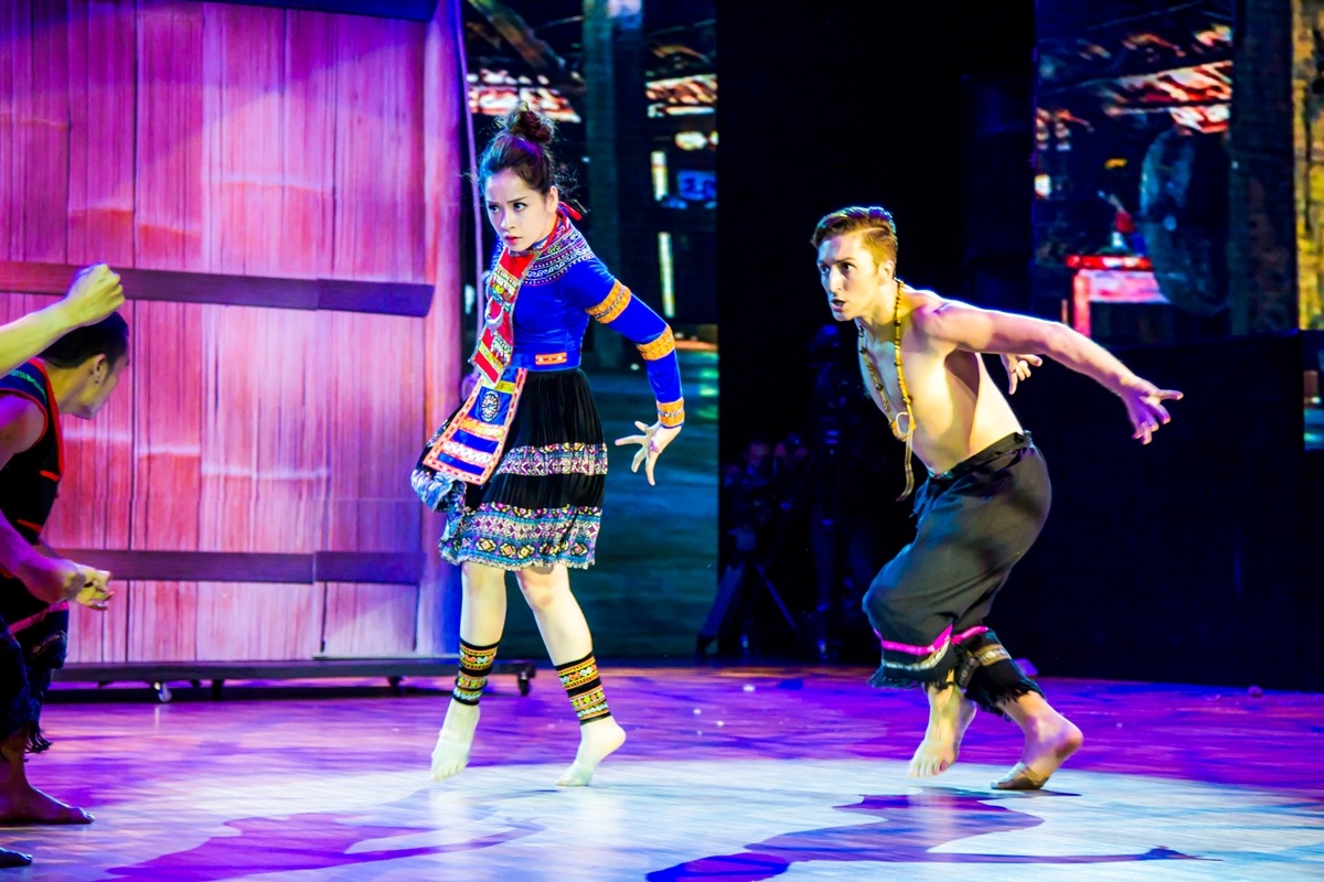 Khoảnh khắc đáng yêu của nàng “Mị” Chi Pu trong hậu trường - 7 Trong liveshow vừa qua, cô cùng bạn nhảy Georgi Neydenov