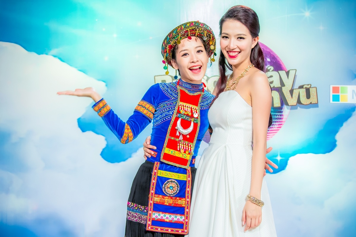 Khoảnh khắc đáng yêu của nàng “Mị” Chi Pu trong hậu trường - 8 Chi Pu
được nhận xét là hòa đồng và thường xuyên