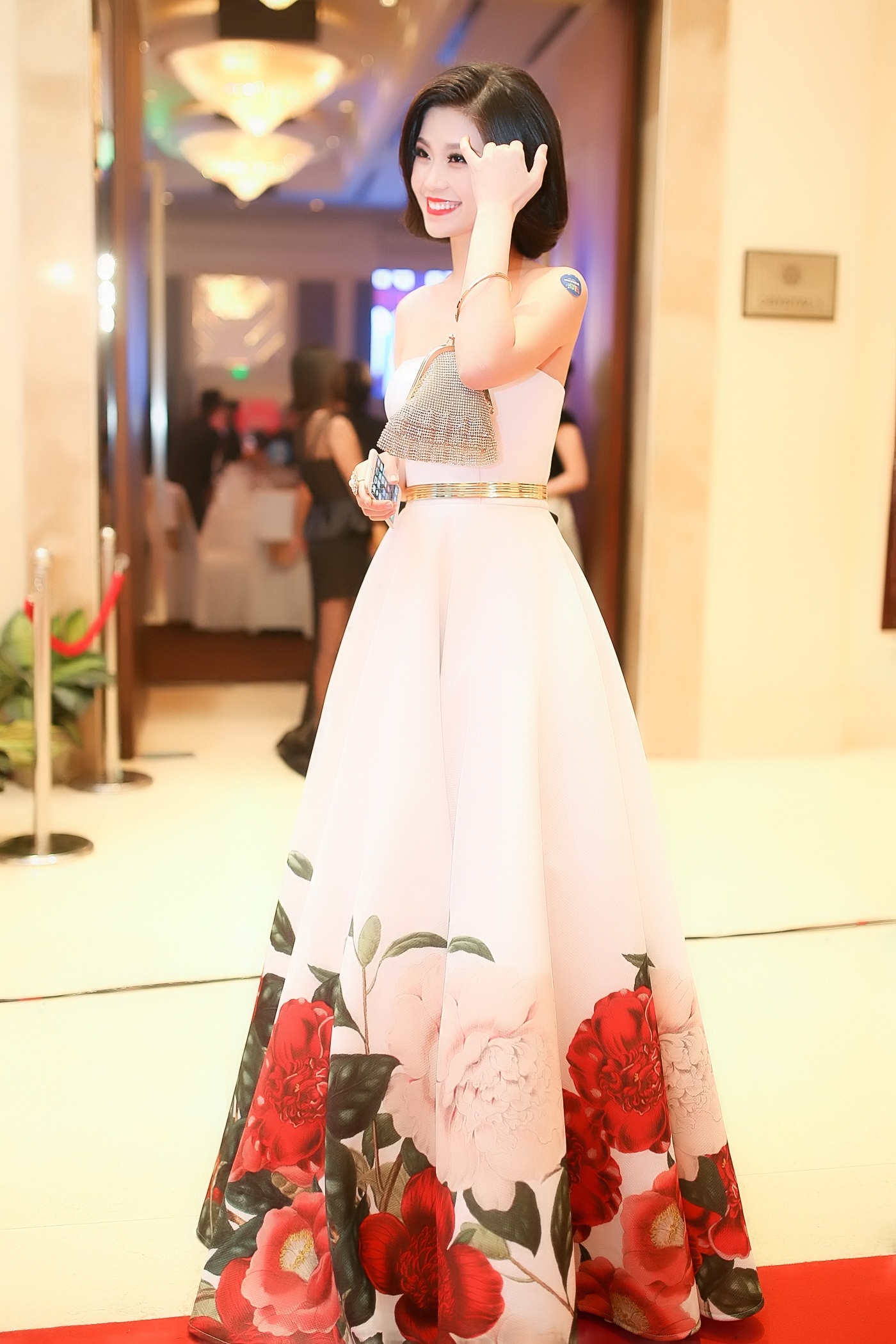 Á hậu Diễm Trang khoe vai trần trắng ngần gợi cảm - 9 Đây cũng
là hình ảnh mà Diễm Trang muốn hướng đến trong năm mới.