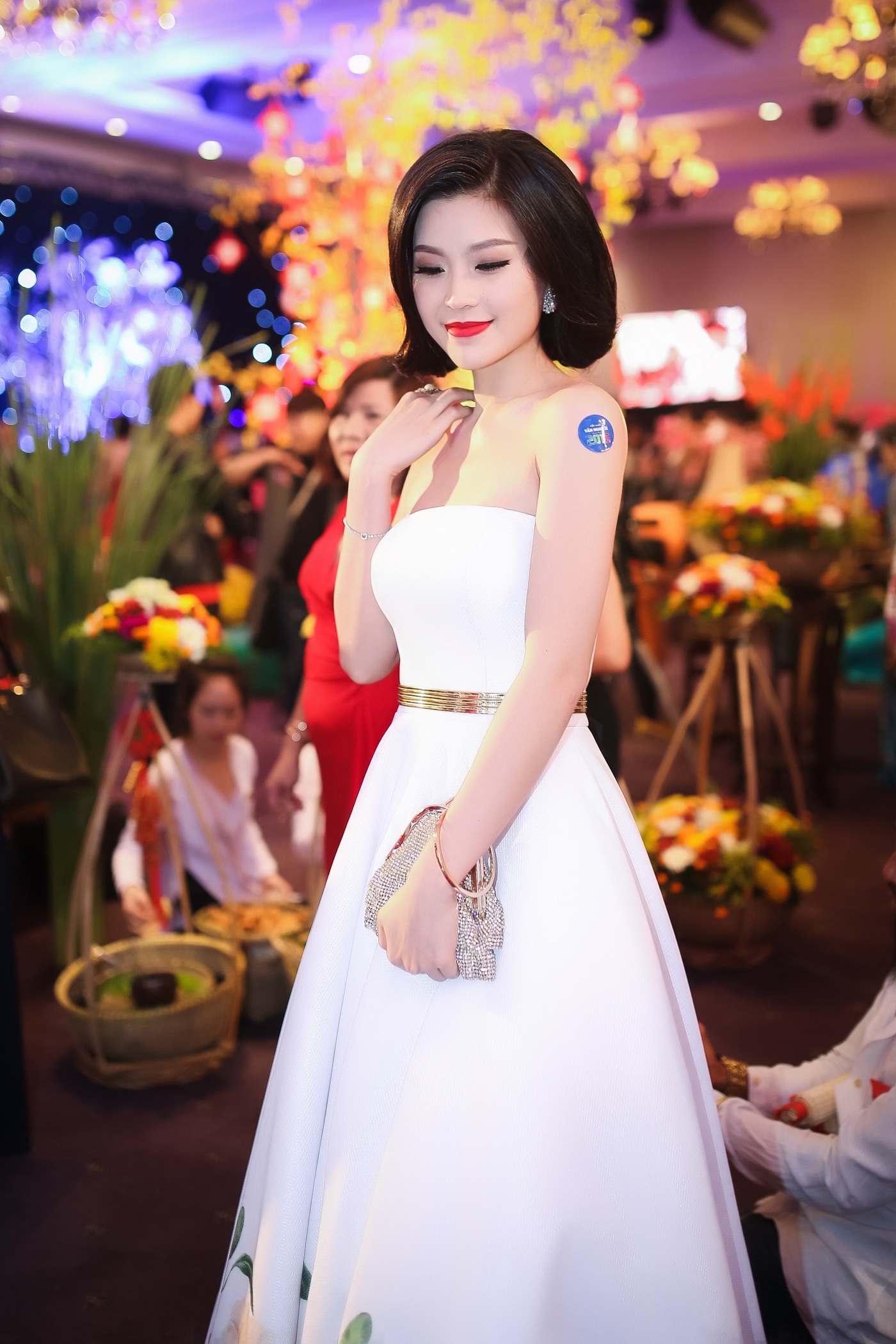 Á hậu Diễm Trang khoe vai trần trắng ngần gợi cảm - 10 Nhan sắc
của Á hậu cũng được nhận xét ngày một cuốn hút và trưởng thành.