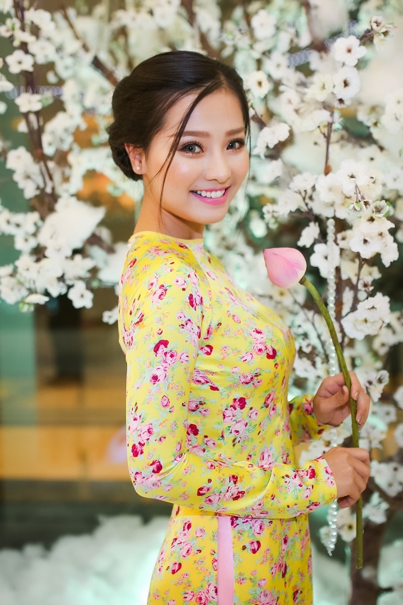 Triệu Thị Hà trở thành đại sứ Dự án “The Beauty of Vietnam” của UNESCO - 9 Diễn viên trẻ Khánh Hiền, phim Tôi thấy hoa vàng trên cỏ
xanh