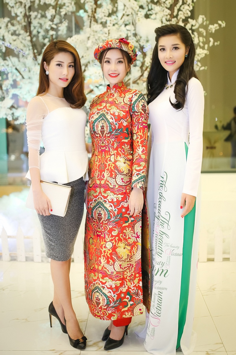 Triệu Thị Hà trở thành đại sứ Dự án “The Beauty of Vietnam” của UNESCO - 6 Diễn viên Diễm My 9x (ngoài cùng bên trái).