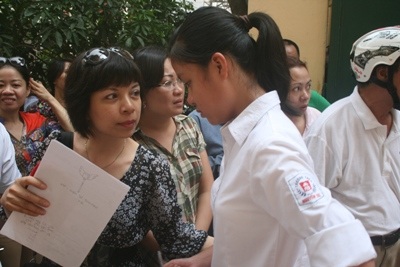 Đề Văn bất ngờ, thí sinh Hà Nội than khó  - 2