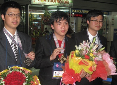 Những câu chuyện đằng sau tấm huy chương vàng Olympic Vật lý  - 3