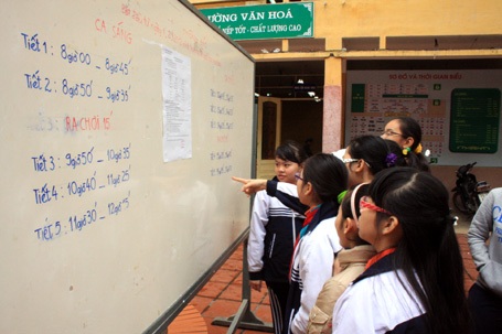 Giao thông hỗn loạn tại trường tổ chức học 2 ca - 3