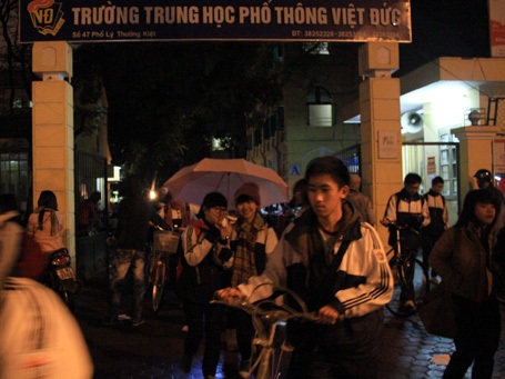 Học đến 19h: Giáo viên nản, học sinh uể oải  - 5