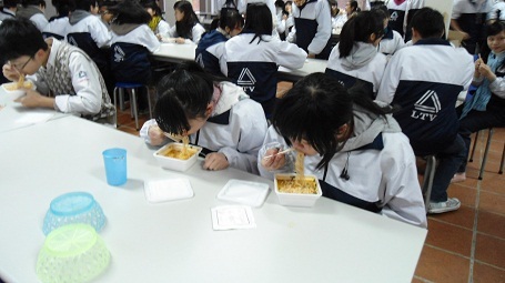 Học đến 19h: Giáo viên nản, học sinh uể oải  - 4